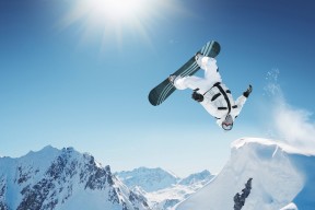 开云体育在线-东决关键战之夜，萨拉赫带队取胜，当足球成为另一种总决赛