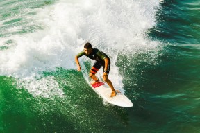 开云体育中国-年度焦点之战之夜，当少年加维成为无争议的全场最佳