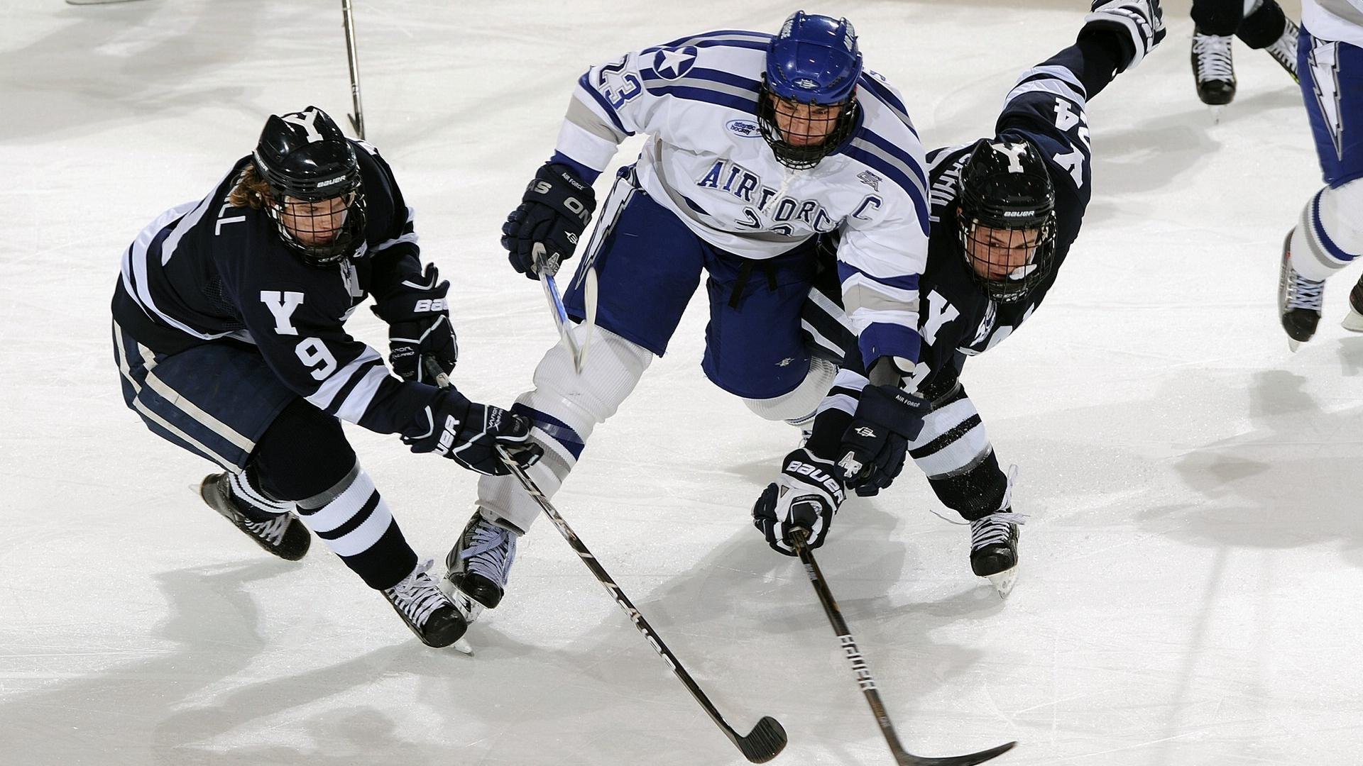 武切维奇爆发撕碎掘金防线，活塞全面压制展现战术革命