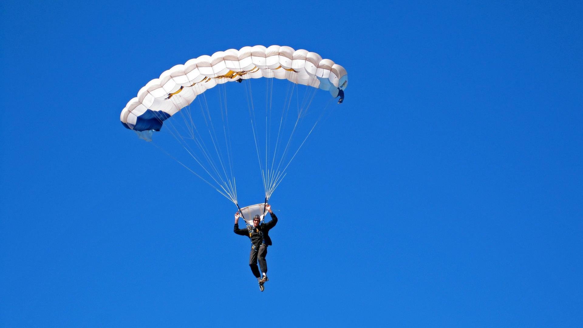 德甲争冠战火映照全球，当墨西哥足球的狼性与伊拉克的坚韧相遇