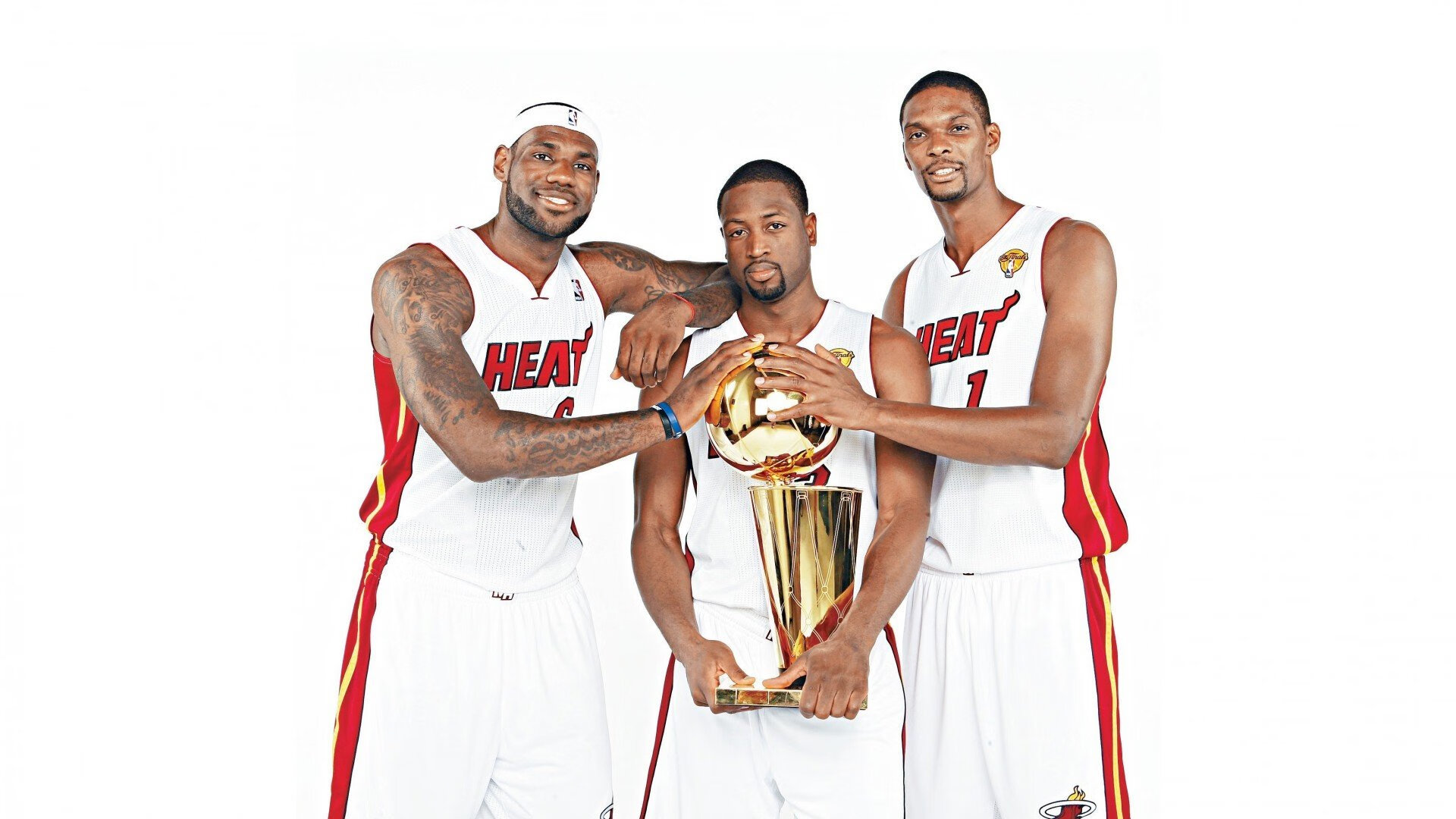 喀麦隆粉碎冰岛，布鲁诺在意甲焦点战接管比赛，足球世界里的非中心革命