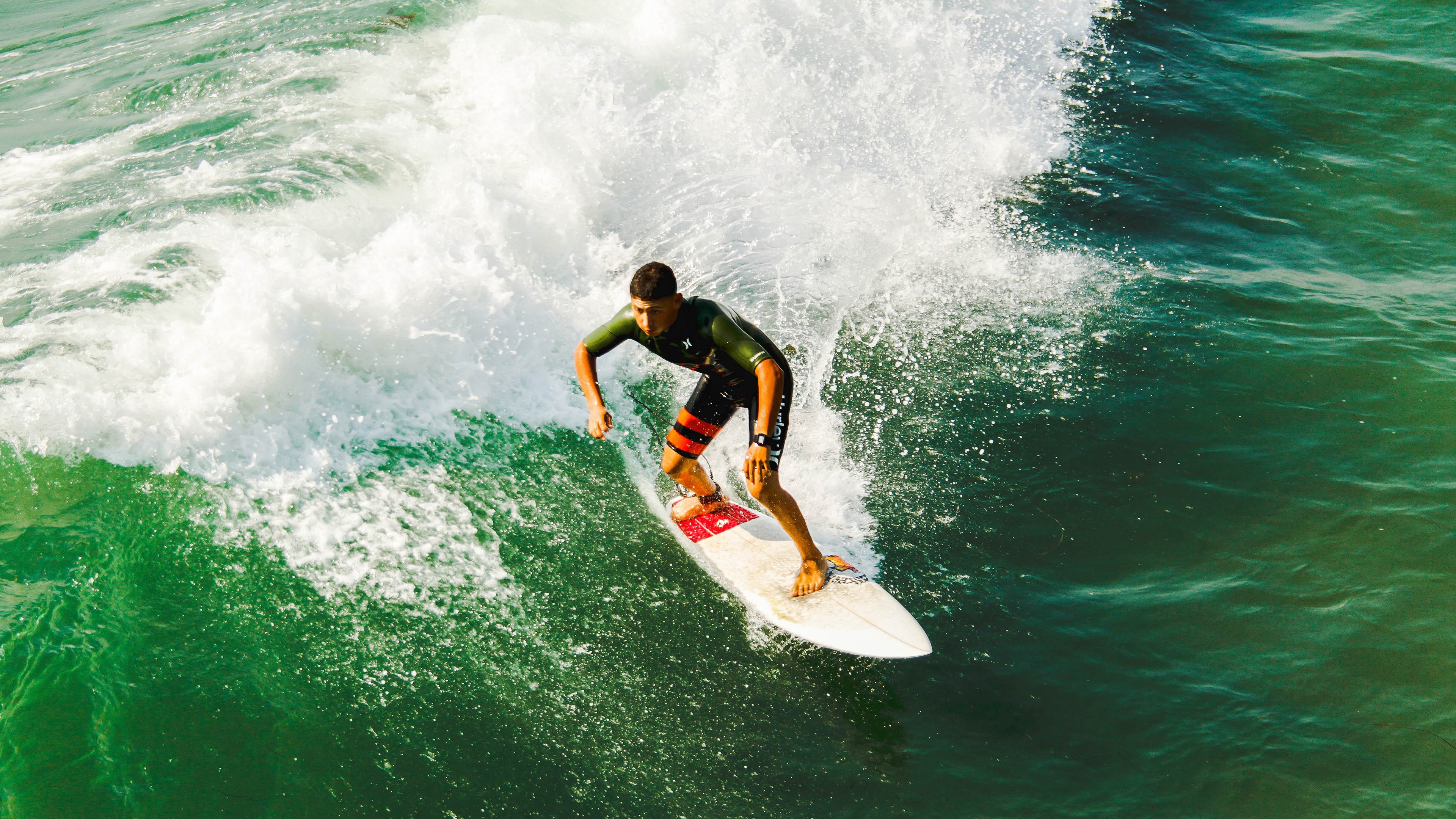 魔术关键战突围新疆队,哈利伯顿在年度焦点之战接管比赛